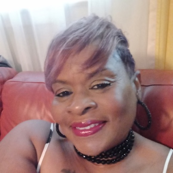 Meet your Posher, Vanessa - Picture 1 of 1